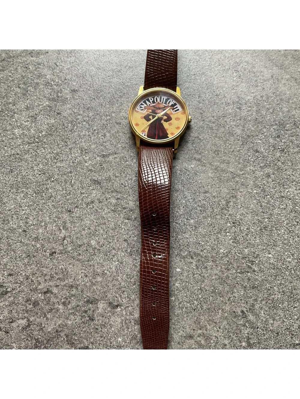 Vintage “Snap Out of It” Quartz Womens Watch 32mm Gold Tone Case Leather Band K